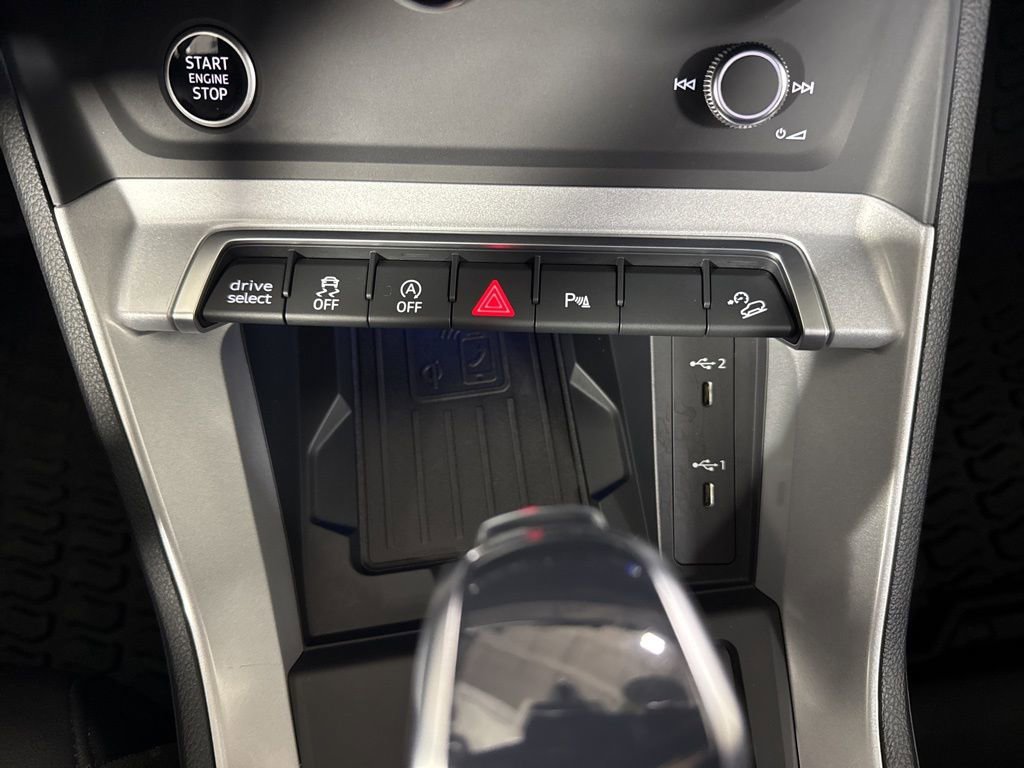 Used 2024 Audi Q3 2.0T Premium Plus w/ Premium Plus Package image 28