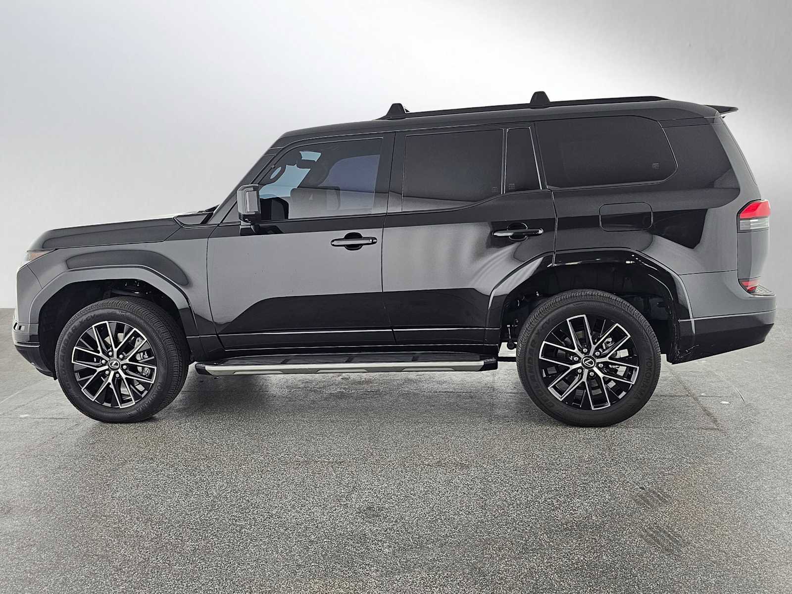 Used 2024 Lexus GX 550 w/ Accessory Package (Z1) image 6