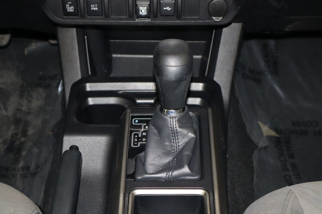 Used 2022 Toyota Tacoma SR5 w/ Technology Package RWD image 27