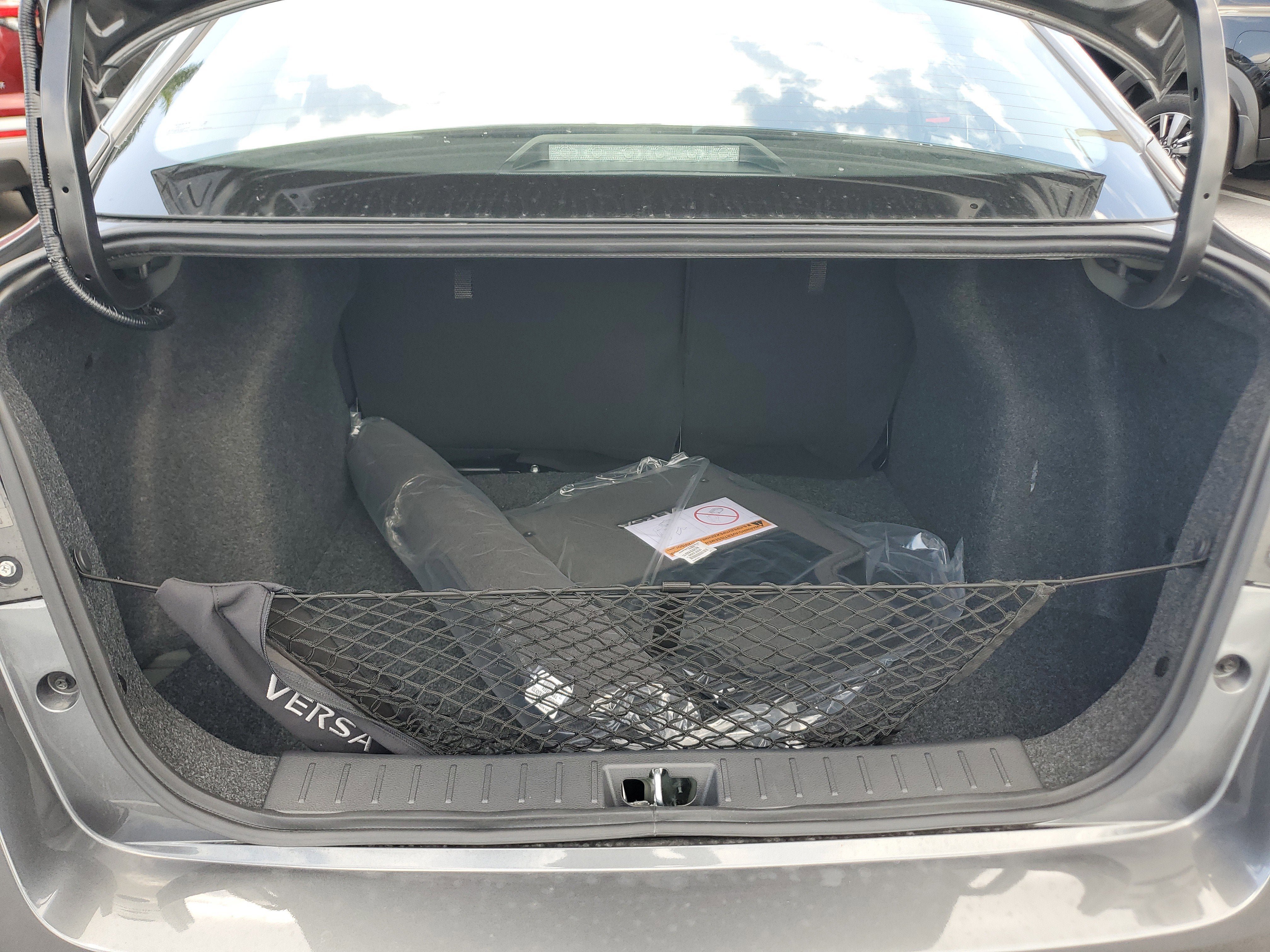 New 2025 Nissan Versa SV w/ Trunk Package image 9