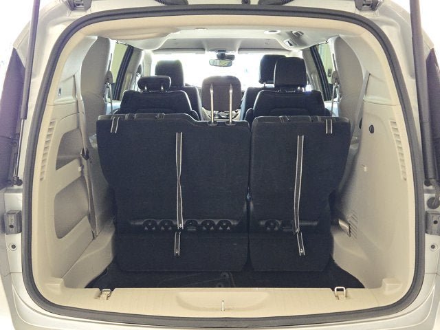 Used 2024 Chrysler Pacifica Touring-L FWD image 13