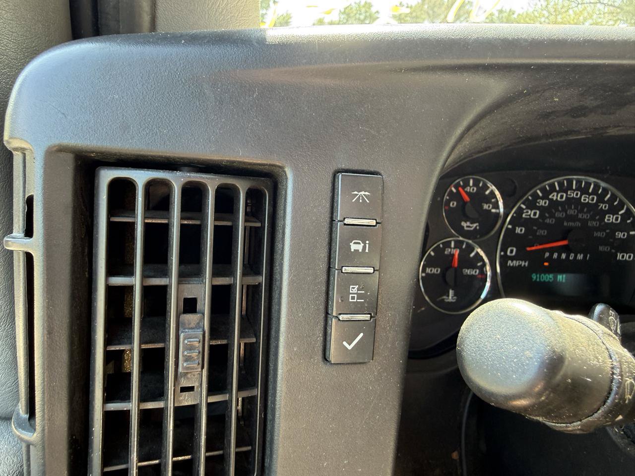 Used 2015 Chevrolet Express 2500 RWD image 12