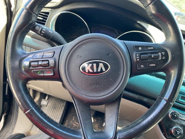 Used 2017 Kia Sedona LX w/ LX Essentials Premium Package FWD image 21
