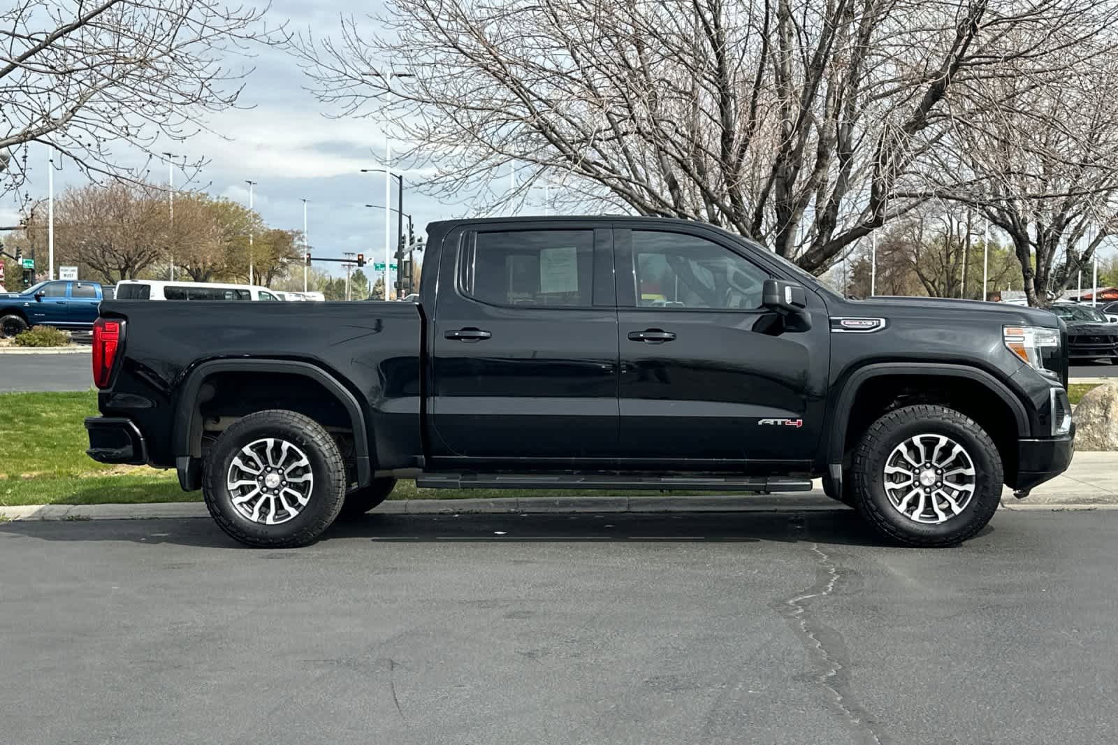 Used 2020 GMC Sierra 1500 AT4 w/ Off Road Performance Package AWD/4WD image 8