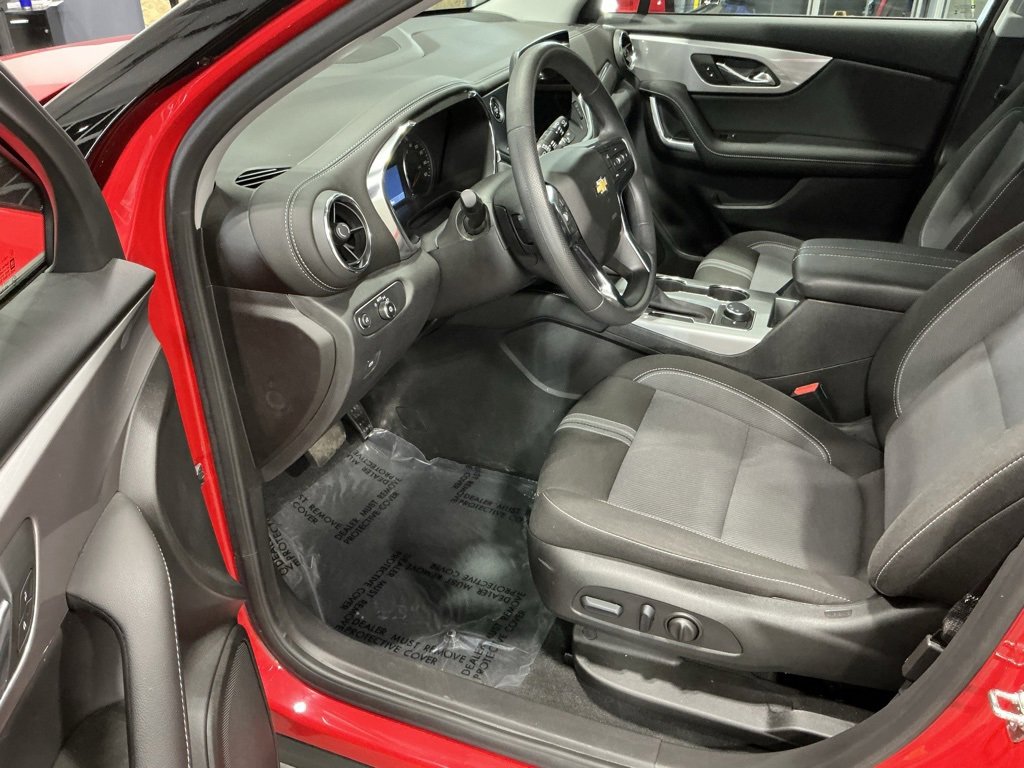 Used 2024 Chevrolet Blazer LT image 3
