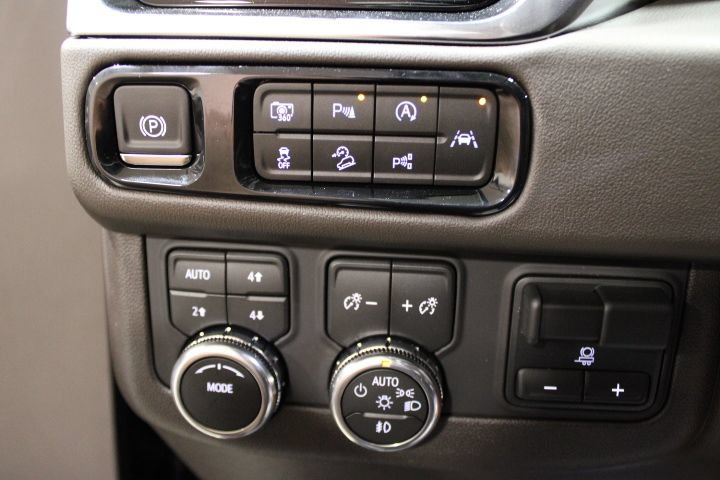 New 2026 GMC Yukon Elevation w/ Elevation Premium Package AWD/4WD image 42