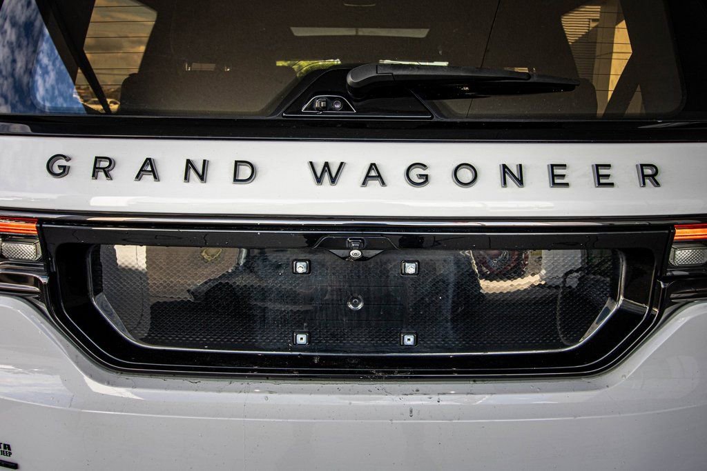 Used 2022 Jeep Grand Wagoneer Series II image 15