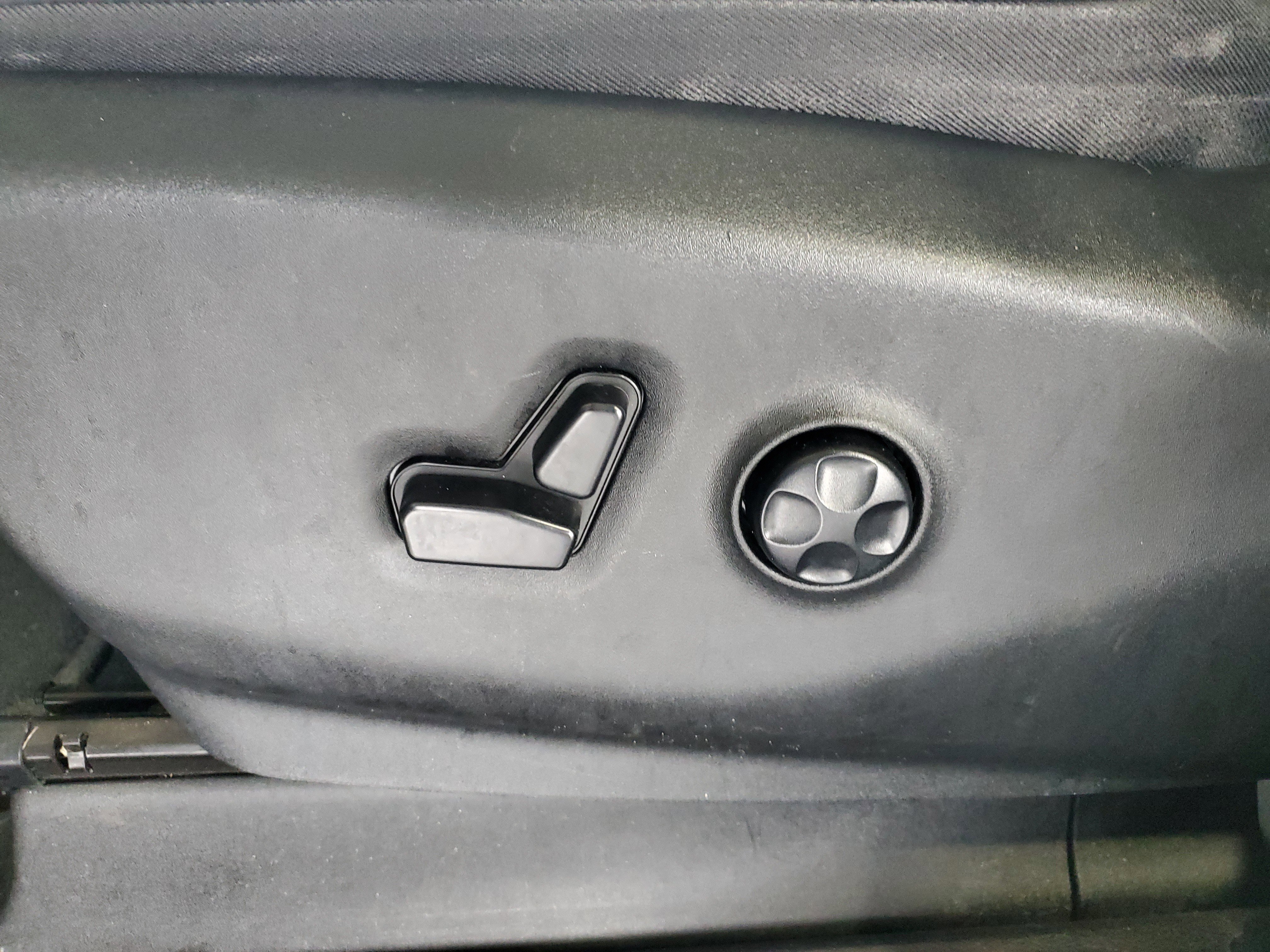 Used 2020 Chrysler Pacifica Touring-L Plus FWD image 20