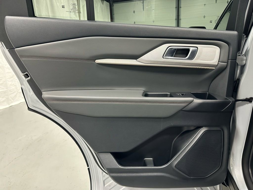 Used 2025 Ford Explorer Active image 39