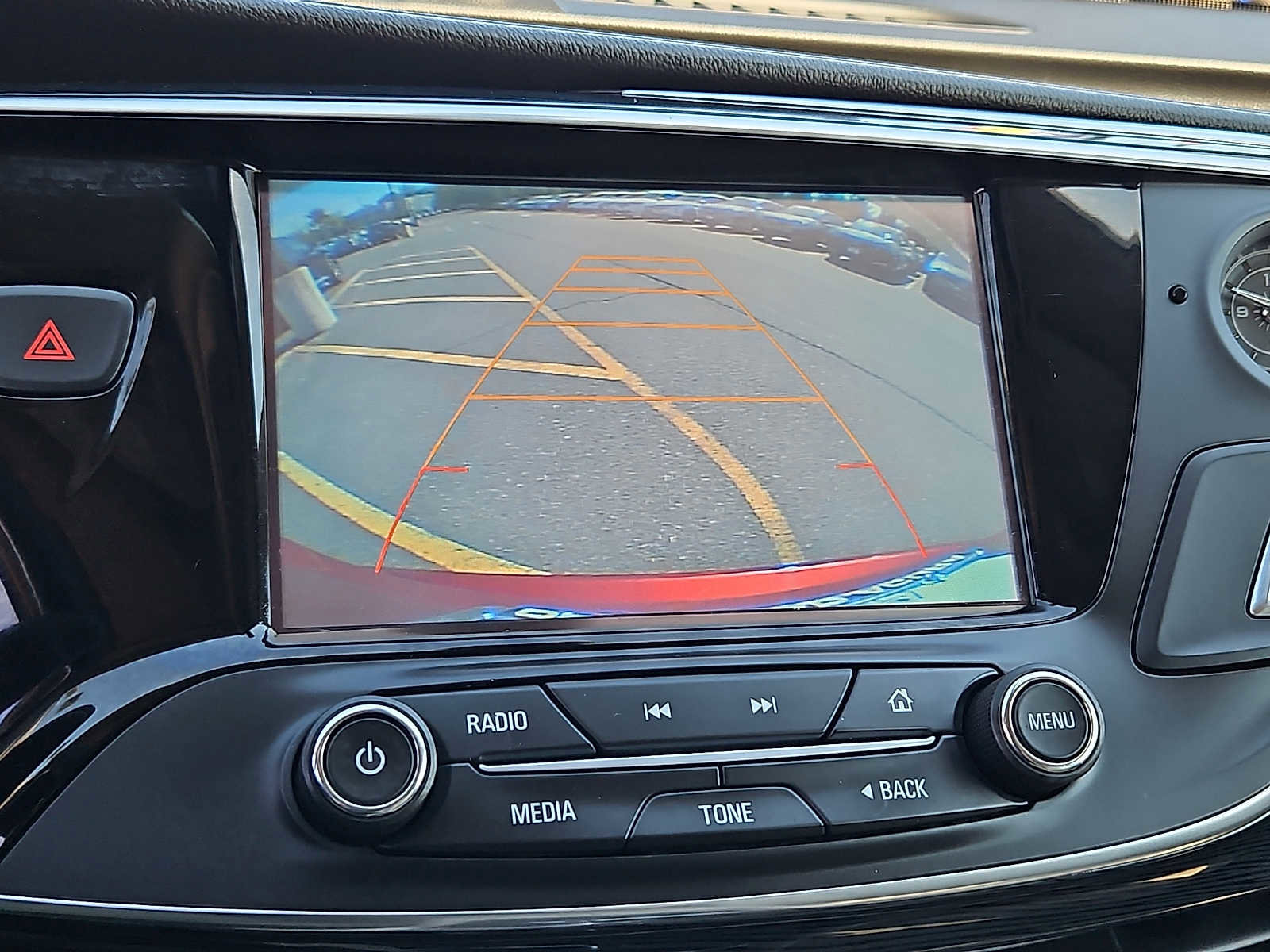 Used 2017 Buick Envision Essence image 18