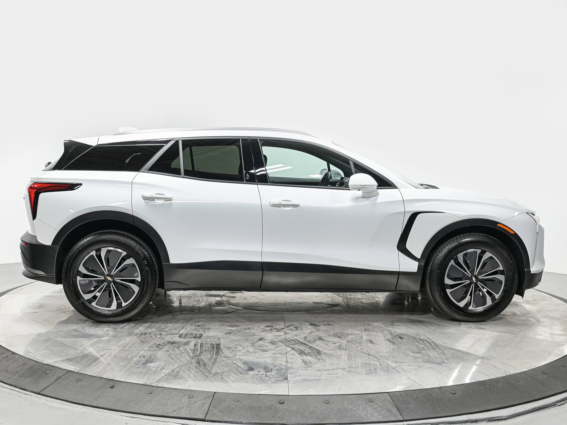 Used 2024 Chevrolet Blazer EV LT AWD/4WD image 7