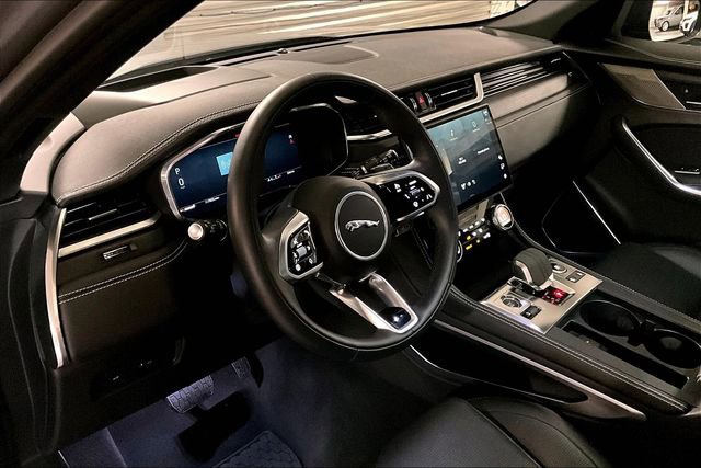 Certified 2025 Jaguar F-PACE R-Dynamic S image 24