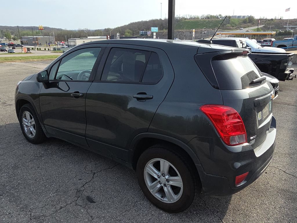 Used 2020 Chevrolet Trax LS w/ Tint and Cruise Package FWD image 4