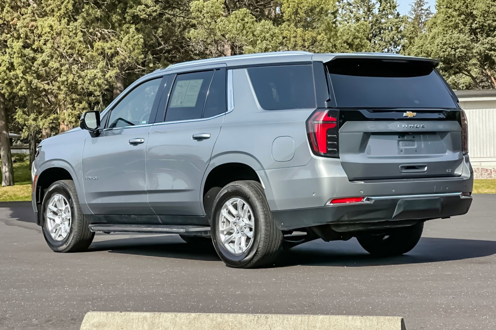Used 2025 Chevrolet Tahoe LT AWD/4WD image 6