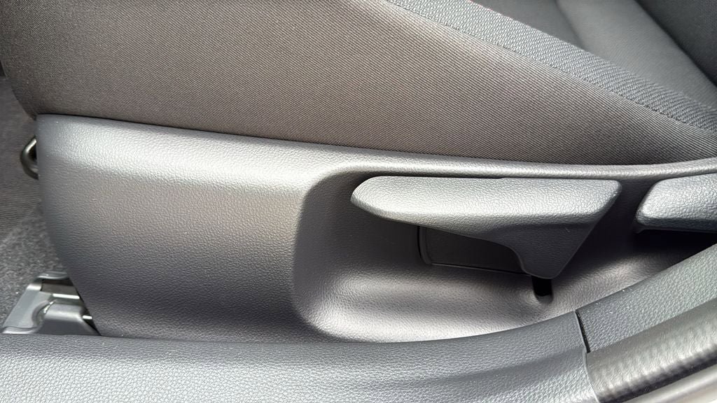 New 2026 Toyota Prius Plug-In Hybrid FWD image 11