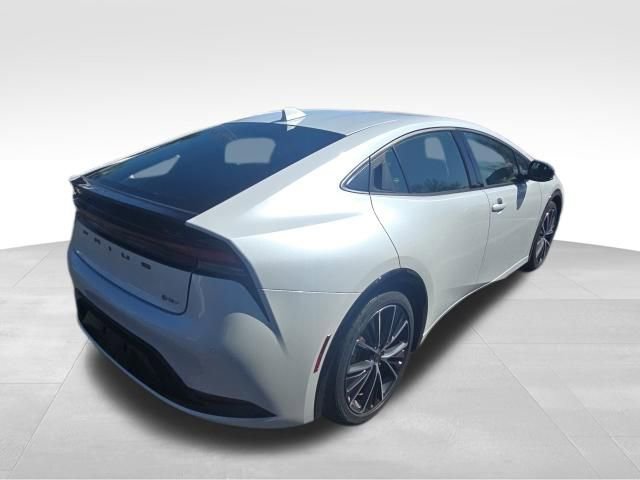Used 2024 Toyota Prius XLE image 7