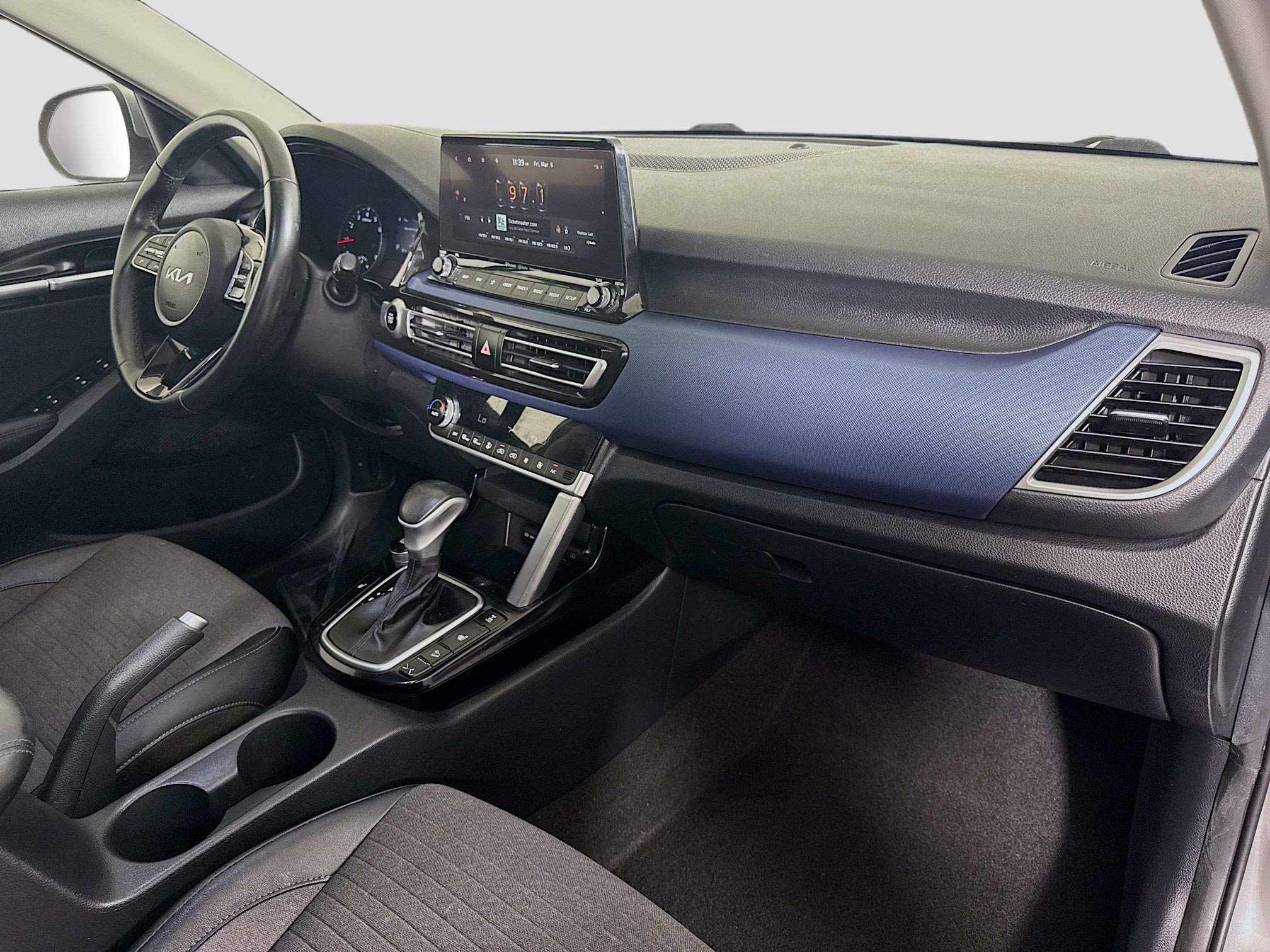 Used 2022 Kia Seltos Nightfall Edition image 30