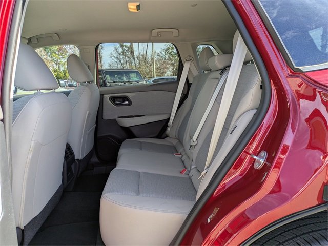 Used 2023 Nissan Rogue SV image 14