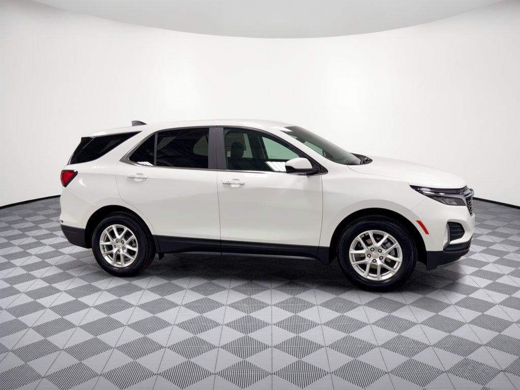 Used 2024 Chevrolet Equinox LT w/ LPO, Floor Liner Package FWD image 8