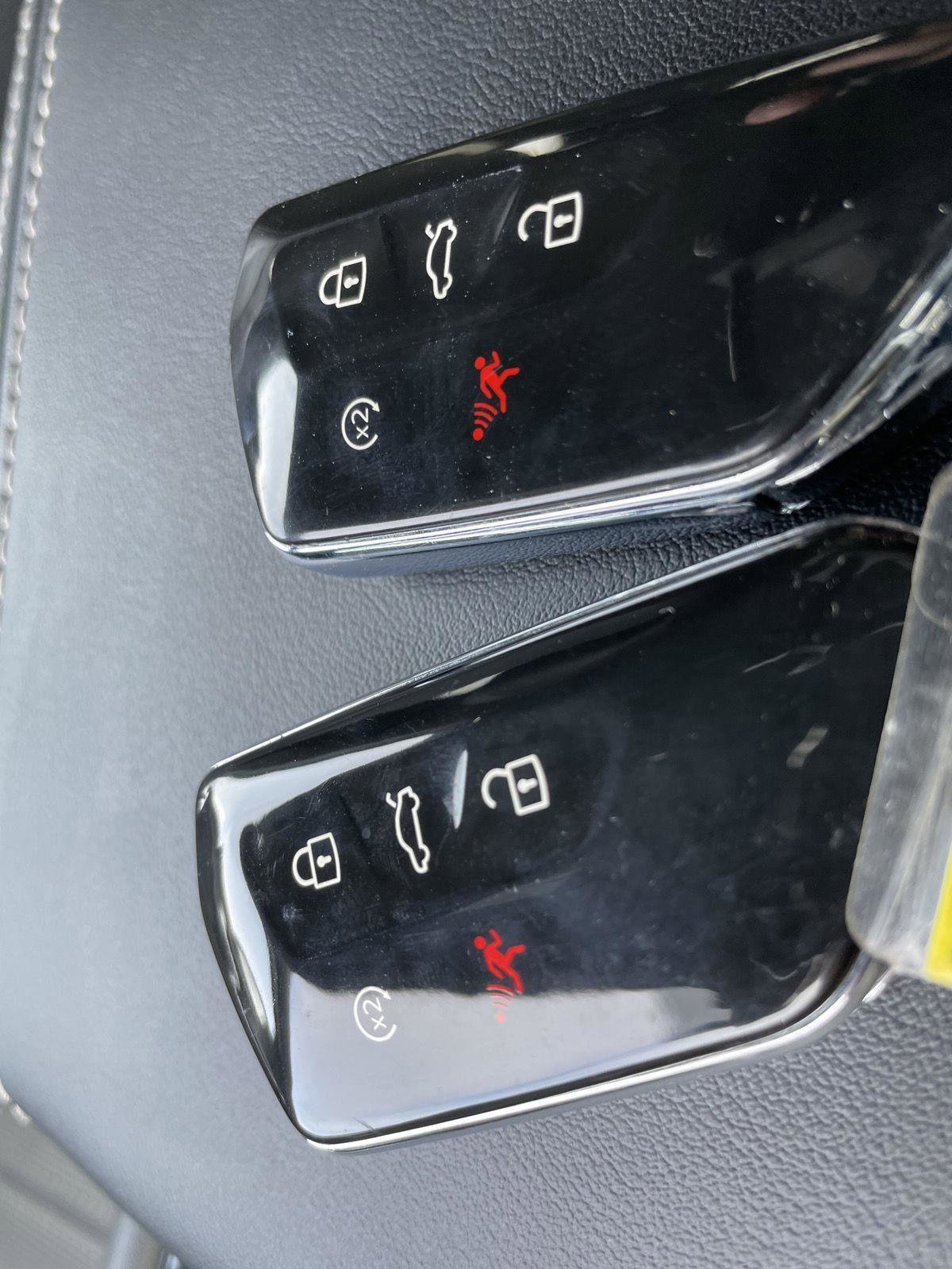 Used 2024 Volkswagen Atlas Cross Sport SEL R-Line image 33