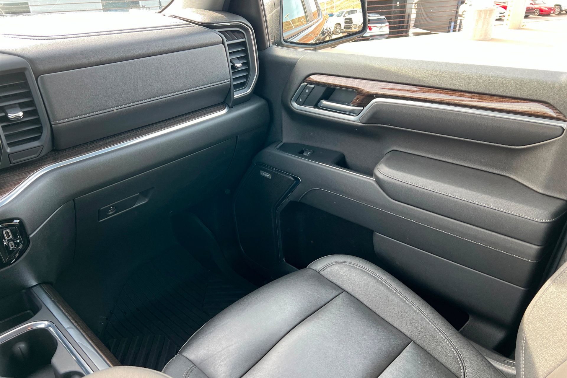 Certified 2022 Chevrolet Silverado 1500 RST w/ Convenience Package II image 11