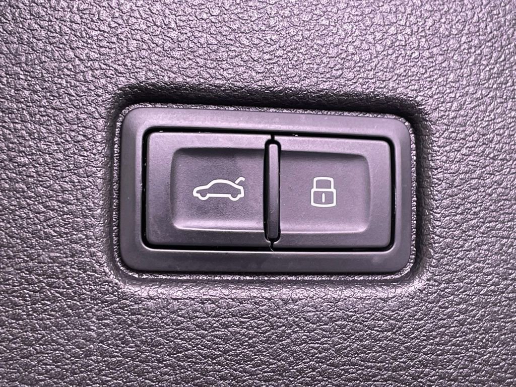 Certified 2022 Audi SQ5 Premium Plus w/ Premium Plus Package image 21