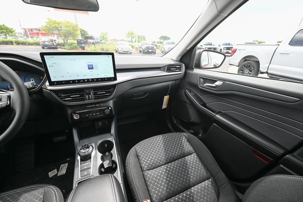 New 2025 Ford Escape Active w/ Active Premium Tech Pack image 28