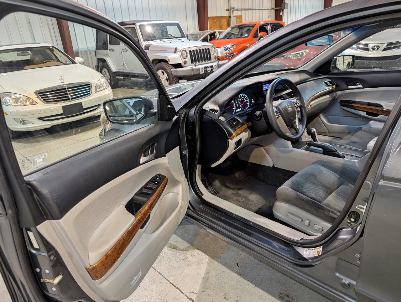 Used 2011 Honda Accord EX image 11