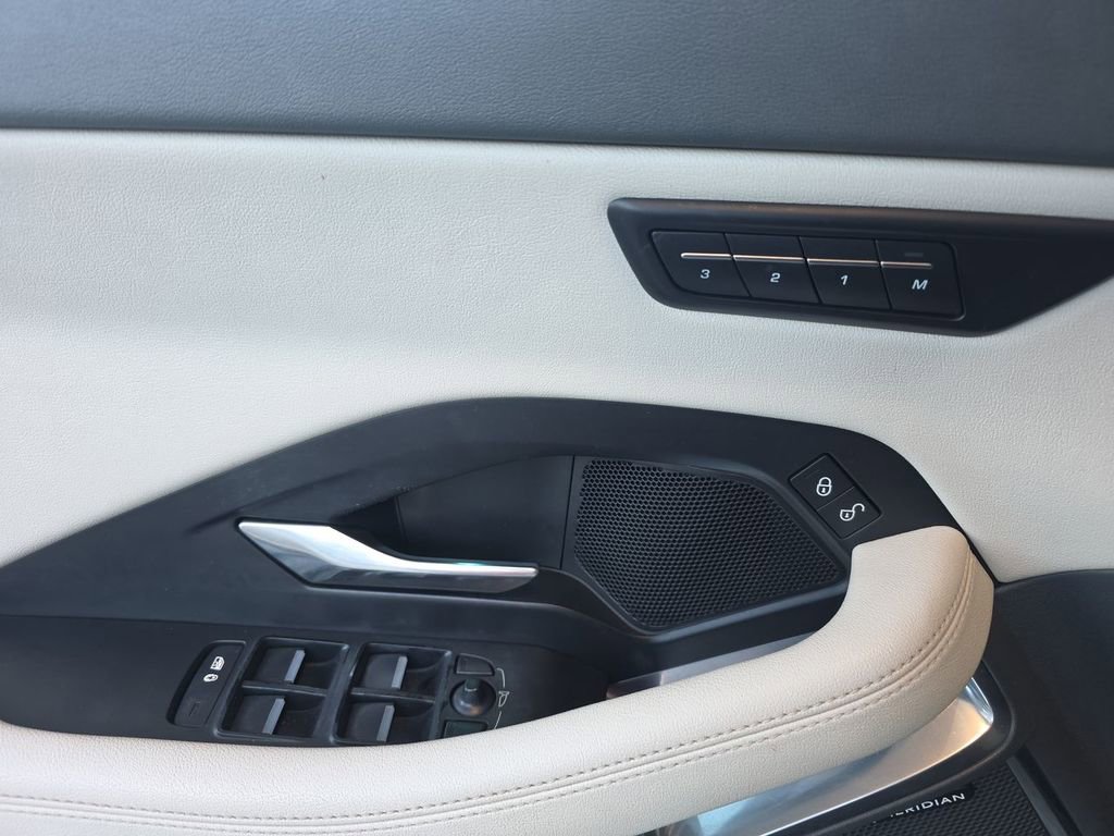 Used 2020 Jaguar E-PACE SE image 24