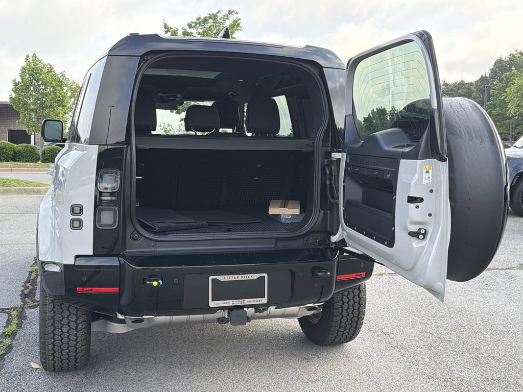 New 2026 Land Rover Defender 110 X-Dynamic SE AWD/4WD image 12