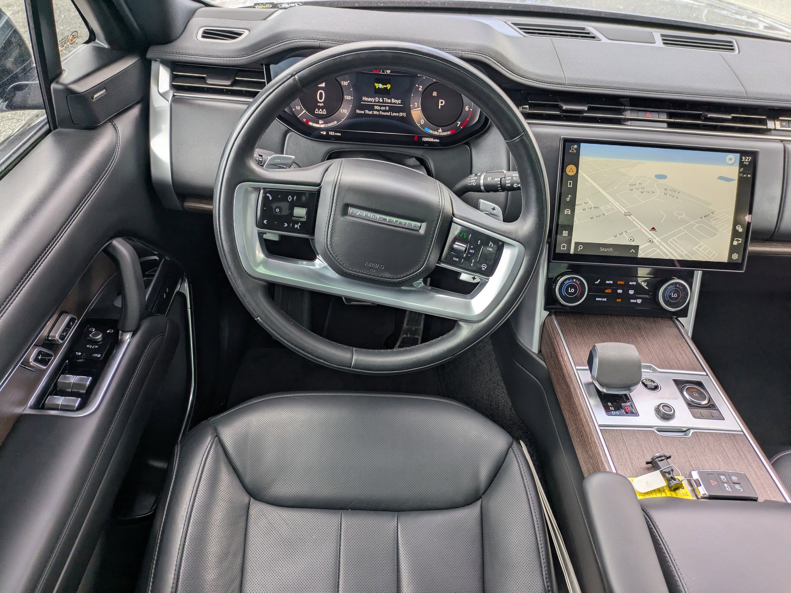 Used 2023 Land Rover Range Rover SE image 16