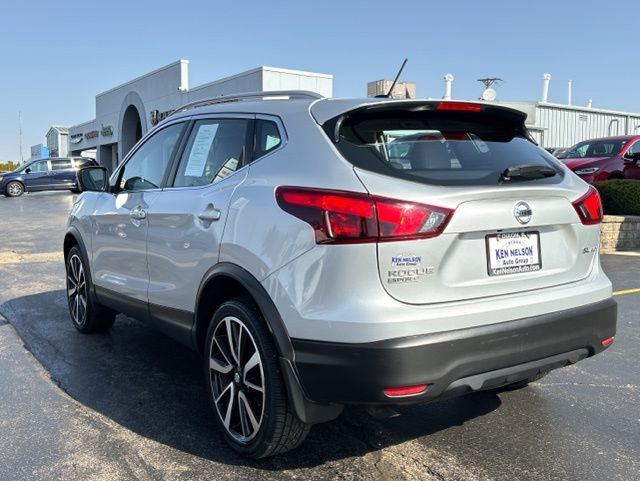 Used 2017 Nissan Rogue Sport SL image 3