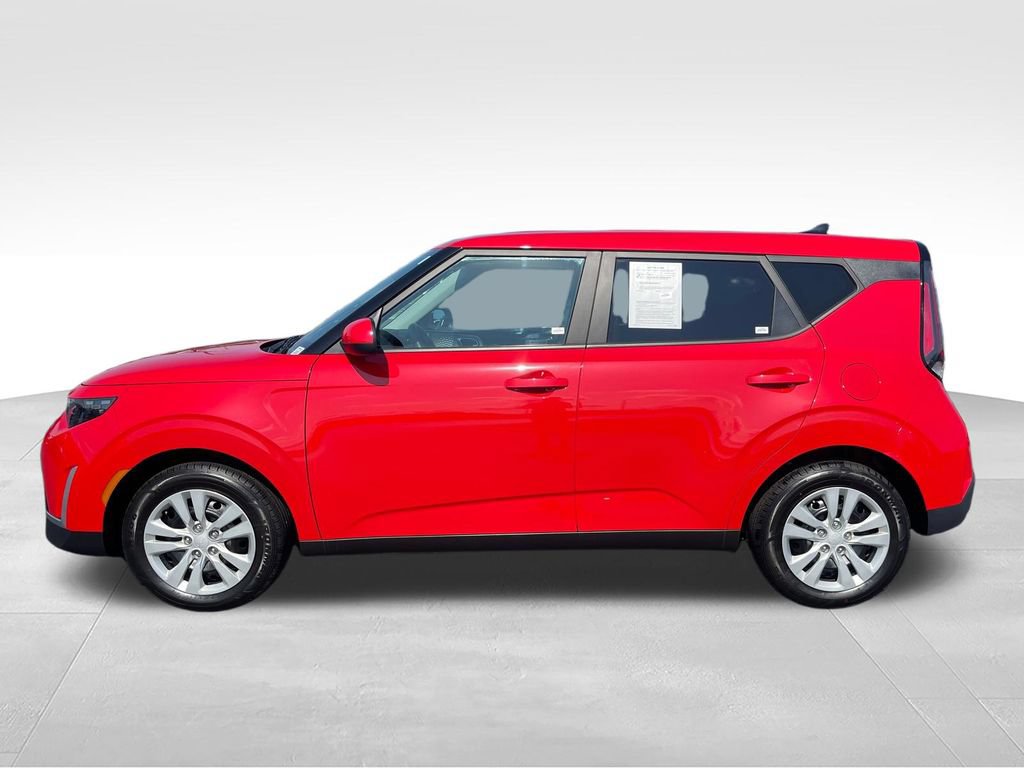 Used 2024 Kia Soul LX FWD image 2