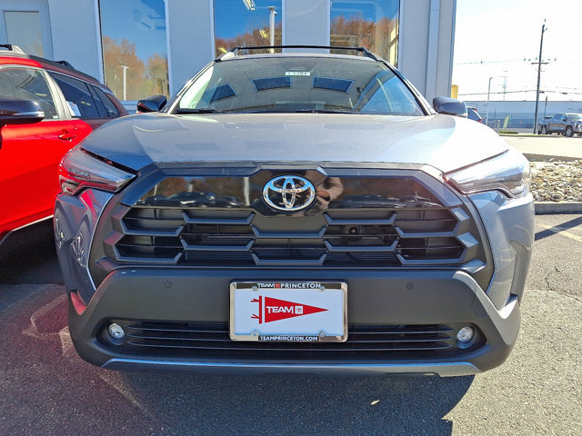 New 2026 Toyota Camry Hybrid image 2