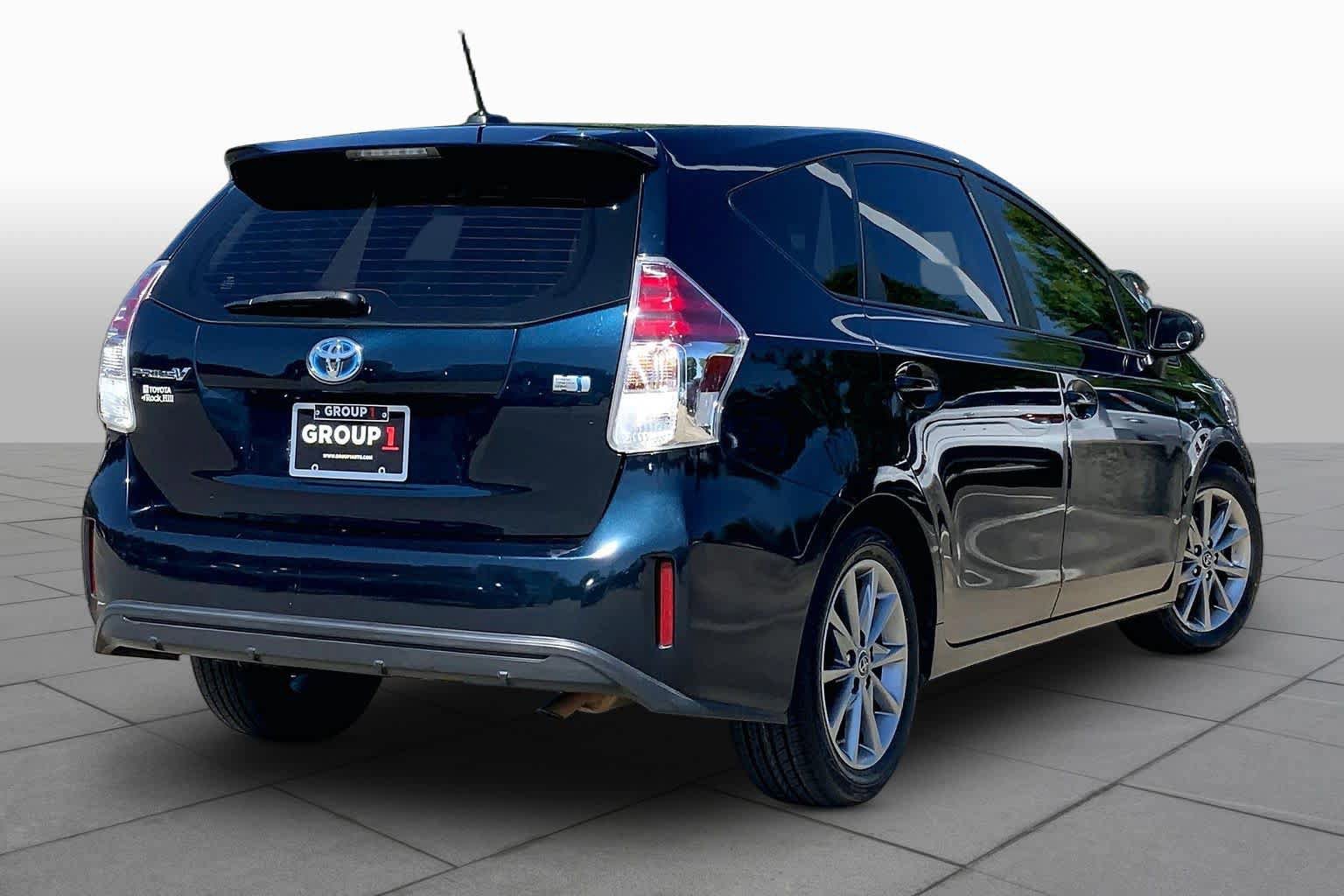 Used 2017 Toyota Prius V Five w/ Advanced Technology Package FWD image 13