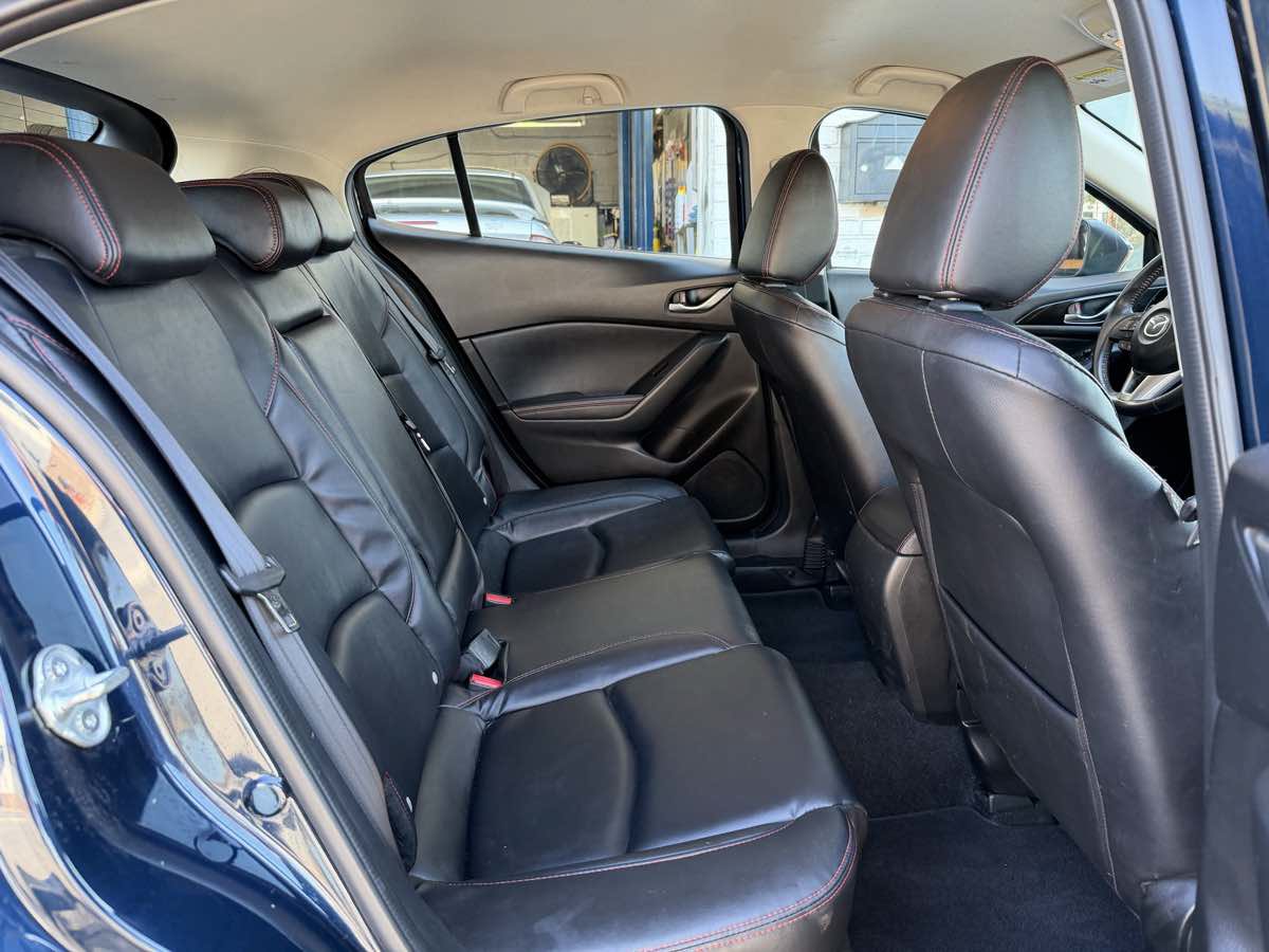 Used 2014 MAZDA MAZDA3 s Touring FWD image 11