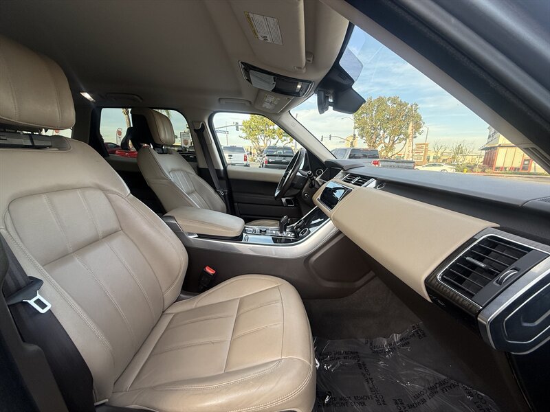 Used 2019 Land Rover Range Rover Sport SE AWD/4WD image 44