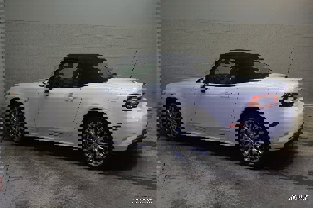 Used 2017 FIAT 124 Spider Lusso image 27