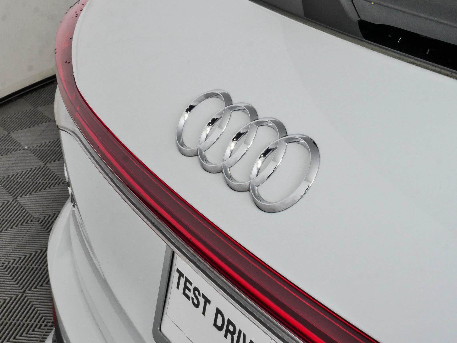 Used 2023 Audi Q4 e-tron Prestige AWD/4WD image 36