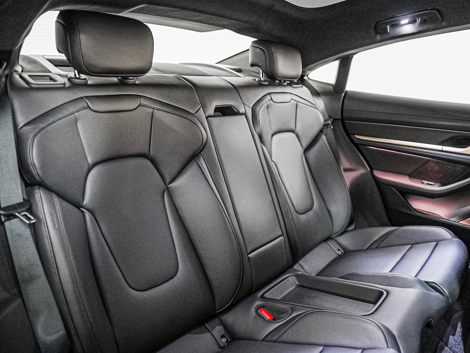 New 2026 Porsche Taycan Turbo S image 6