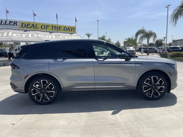 Used 2024 Lincoln Nautilus Reserve w/ Equipment Group 202A AWD/4WD image 9