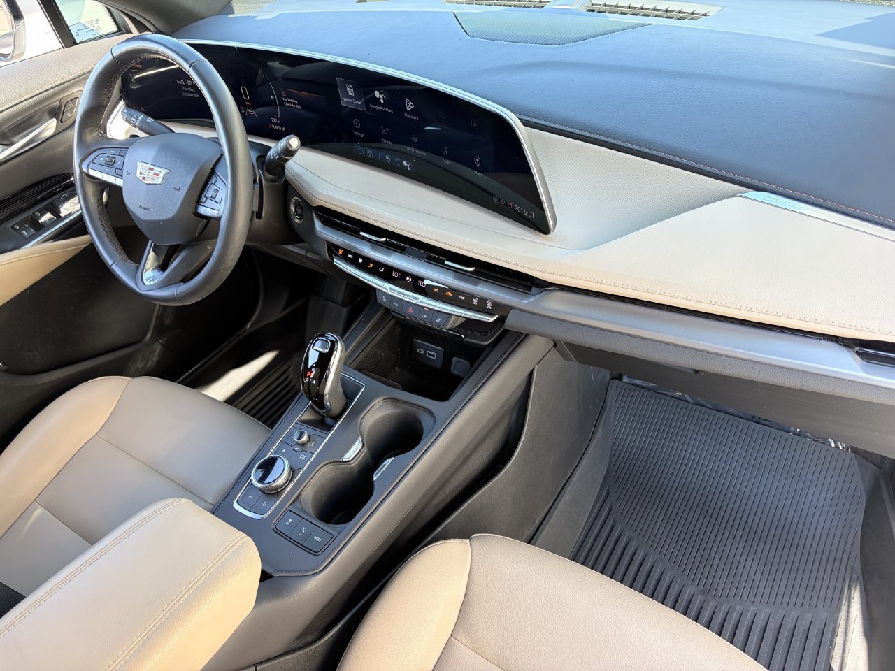 Certified 2024 Cadillac XT4 Luxury w/ Cold Weather Package FWD image 13