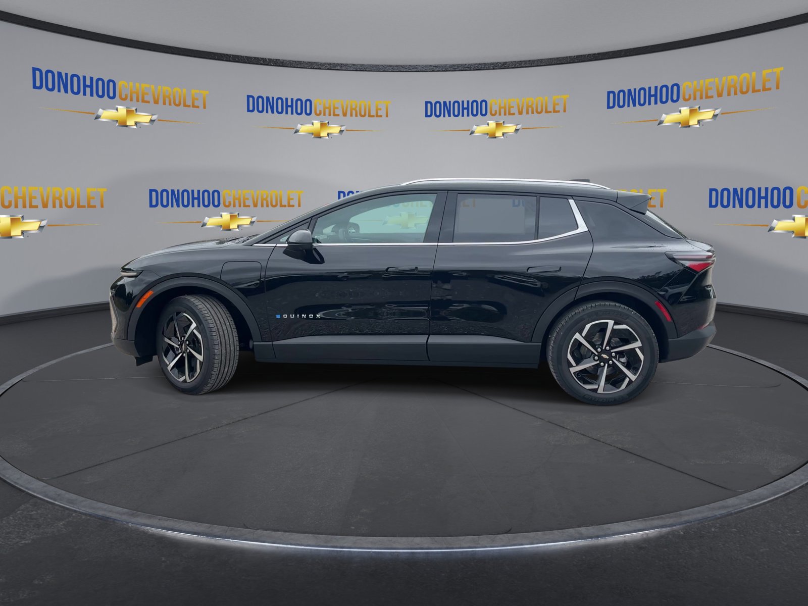 New 2026 Chevrolet Equinox EV LT image 8