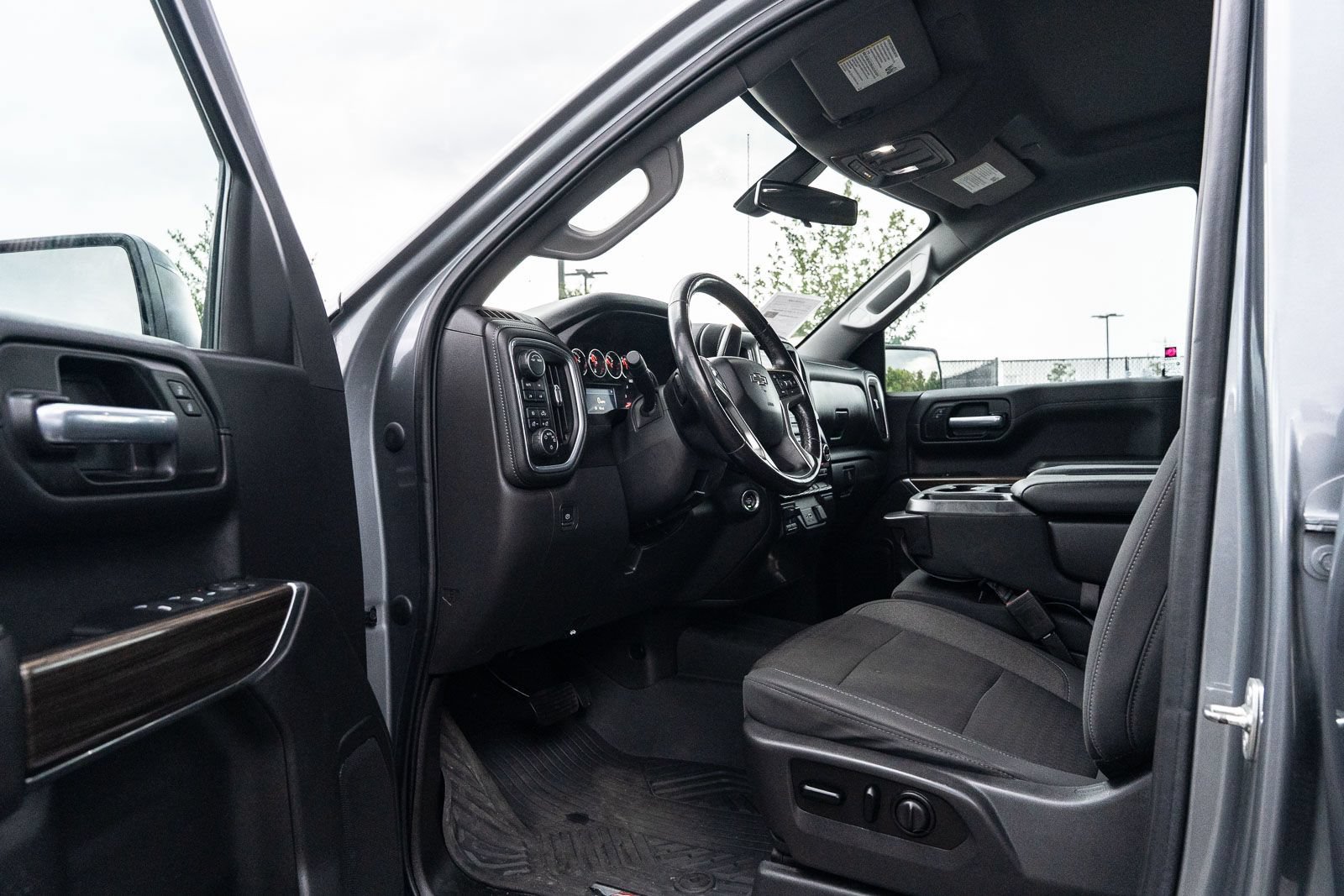 Used 2021 Chevrolet Silverado 1500 RST AWD/4WD image 17