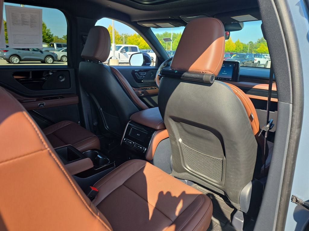 Used 2025 Lincoln Aviator Reserve w/ Illumination Package image 47