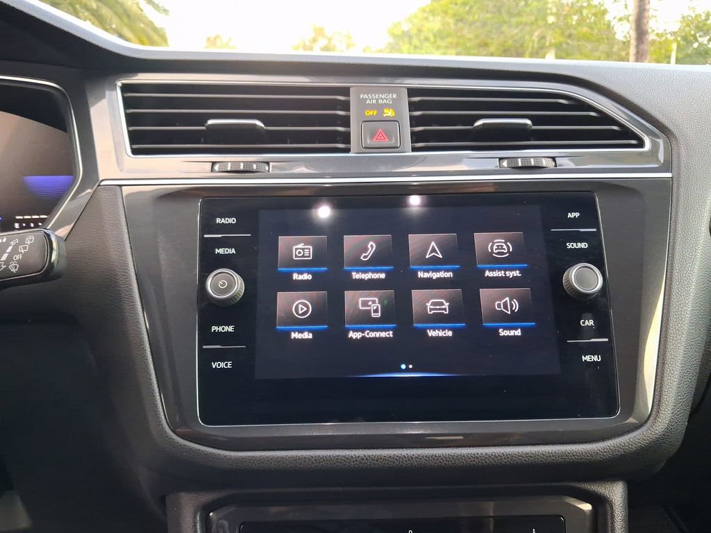 Certified 2023 Volkswagen Tiguan SE FWD image 21