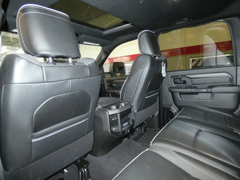Used 2025 RAM 3500 Limited image 31