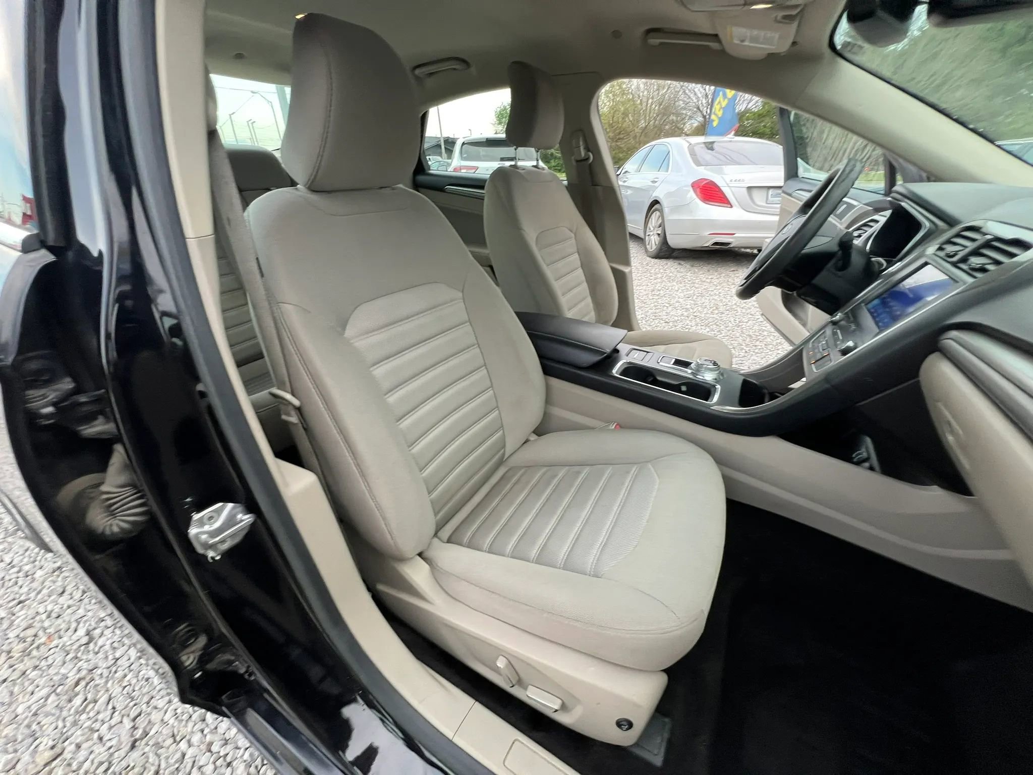 Used 2019 Ford Fusion SE image 14