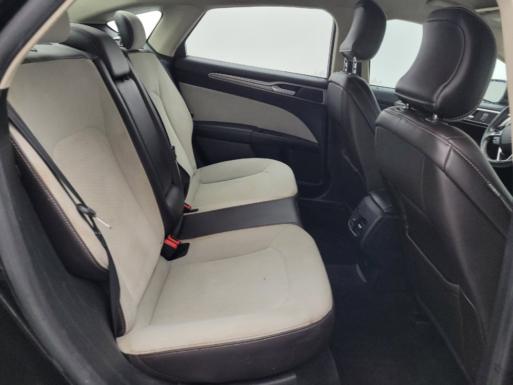 Used 2019 Ford Fusion SE w/ Equipment Group 151A FWD image 19
