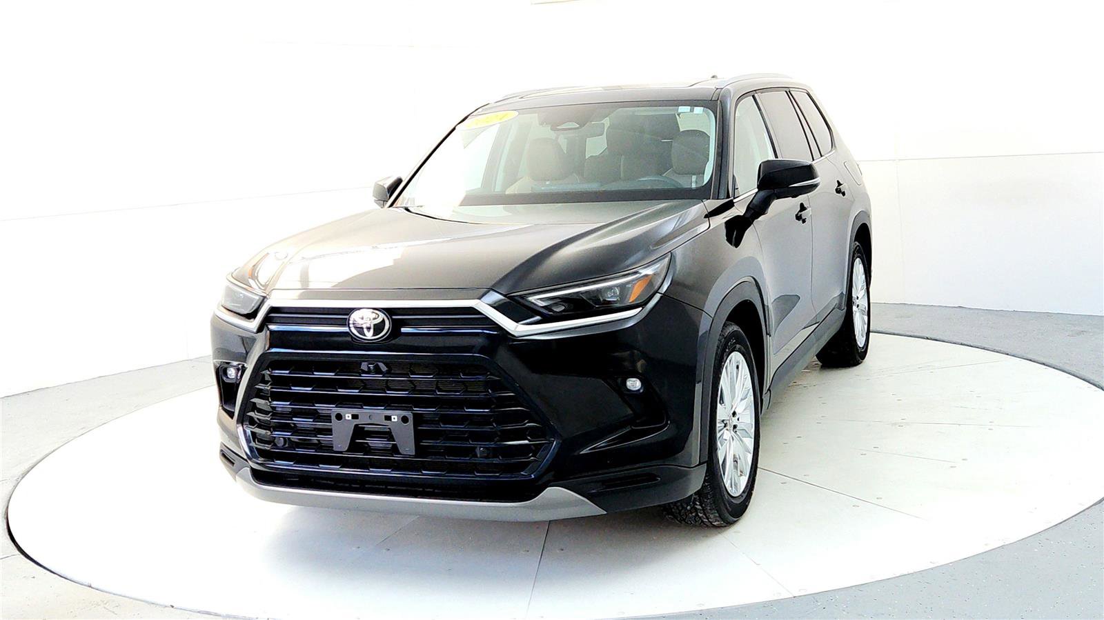 Used 2024 Toyota Grand Highlander Platinum image 2
